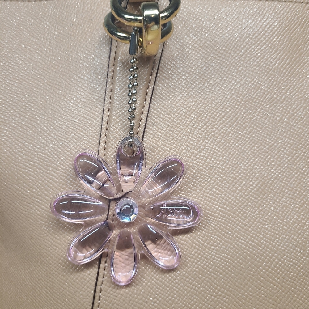 Rare Coach Poppy Pink Lucite Daisy Flower Hangtag hang tag EUC
